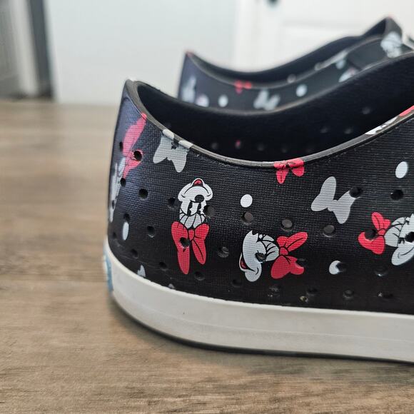 Native X Disney Minnie Mouse Sneakers Unisex M10 W12 Black Red Bows Slip On - Picture 4 of 10